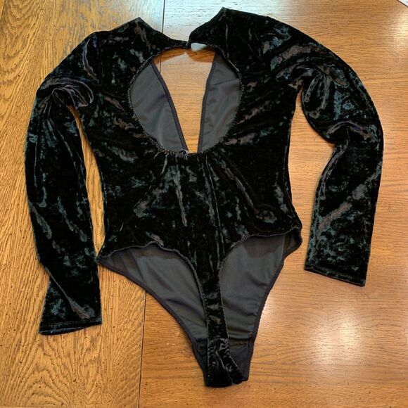 Victoria’s Secret Crushed Velvet Bodysuit Plunge Neck Open Back Cheeky XS/Small - Picture 10 of 11